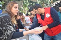 OSMAN ZABUN - Isparta'da Gençlerden Aşure İkramı