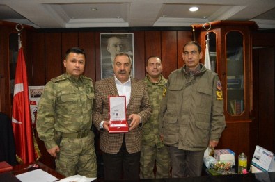 Jandarma Komutanından Başkan Yılmaz'a Teşekkür Plaketi