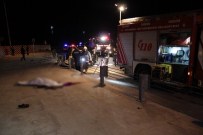 Pendik'te Virajı Alamayan Araç Kaza Yaptı Açıklaması 2 Ölü