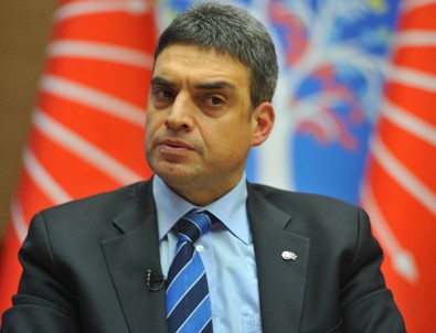 Umut Oran CHP Genel Başkanlığı'na aday oldu