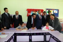 AMIR ÇIÇEK - Vali Çiçek, Engelli Çocukları Ziyaret Etti