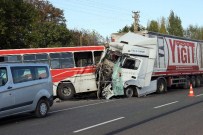 Kayseri'de Feci Kaza Açıklaması 2 Ölü, 12 Yaralı