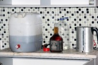 İÇKİ ŞİŞESİ - Sahte İçkinin İçinden Çıkanlar Şok Etti