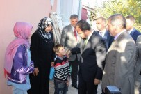 FARUK YıLDıRıM - Cumhurbaşkanı Erdoğan, Hayvansever Minik Ömer Faruk'a Köpek Hediye Etti