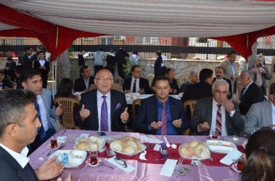 İbn-İ Sina Lisesinden 500 Kişilik Aşure Ve Pilav Hayrı