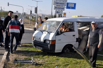 Nevşehir'de Ambulans Kaza Yaptı Açıklaması 2 Yaralı