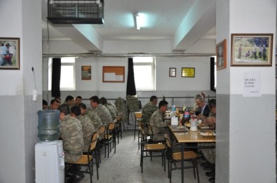 Vali Haner'den Jandarma Karakoluna Ziyaret