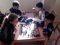 KOL SAATI - 4. Satranç Kursu TOKİ'de Açıldı