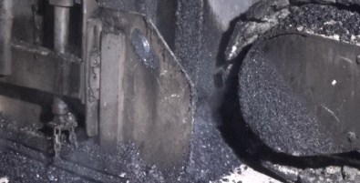 Kars Belediyesi Asfalt Çalışmalarını Sürdürüyor