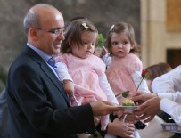 MEHMET ŞİMŞEK - Maliye Bakanı Şimşek, Meclis'e ikiz kızlarıyla geldi