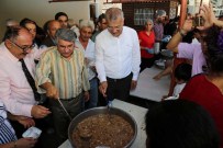 FİKRİ SAĞLAR - Milletvekili Sağlar Ve Başkan Tarhan, Vatandaşlara Aşure Dağıttı
