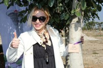 ECE SEÇKİN - Pop Müziği Sanatçısı ECE Seçkin, EXPO 2016 Antaya'ya Ağaç Dikti