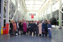KAĞIT FABRİKASI - Protokol Eşleri Bilim Merkezi'ne Hayran Kaldı