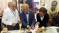 AYTAÇ DURAK - Aytaç Durak, Okurlarıyla TÜYAP Fuarı'nda Bir Araya Geldi