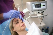 DEKOLTE - 30 Dakikada Göz Kapağı Dahil Cilt Gençleştirme