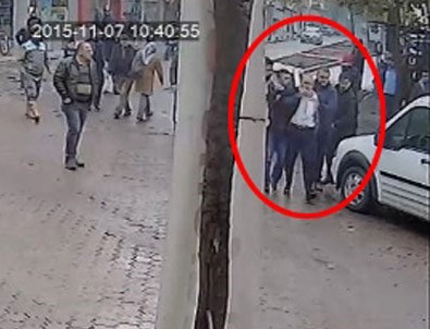 Çarşaf giymesini o kadın istemiş