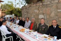 CEZMİ TÜRK GÖÇER - Mersin Protokolü, Şehit Uzman Çavuş İçin Düzenlenen Yemeğe Katıldı