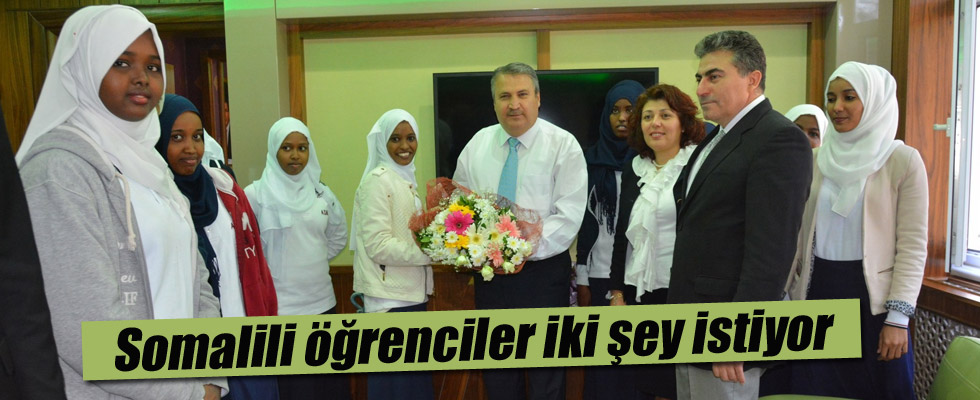 Somalili Öğrencilerden Okul Ve Barınma Talebi