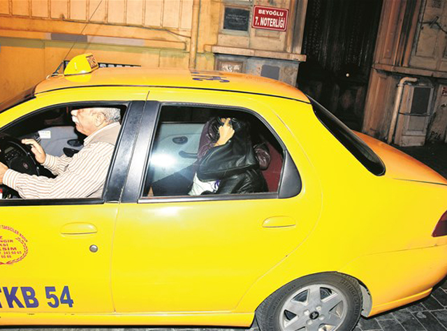 Genç Kızı Tekme Tokat Dövdü İddiası