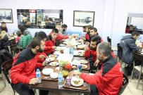 İMTİYAZ - Çanspor Oyuncuları Yemekte Bir Araya Geldi