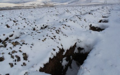 Erzurum'da Bin 800 Mezar Kazıldı !