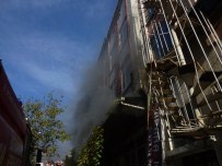 FIKIRTEPE - Kadıköy'de Yangın Paniği