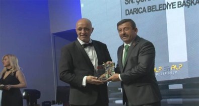 Moon Life Yılın Enlerinde ''En İyi Belediye Başkanı'' Şükrü Karabacak Oldu