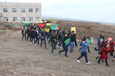 Öğrenciler Elçi'nin Öldürülmesini Kınadı