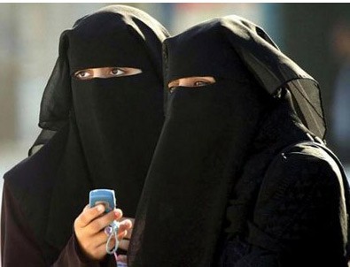 Suudi kadınlar ilk kez sandığa gidiyor