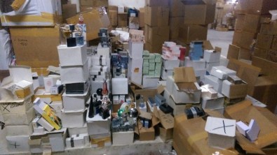 En Büyük Kaçakçılık Şebekesi Çökeltildi