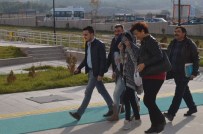 KOL SAATI - Hırsızlar Ev Sahibinden Kaçamadı