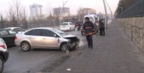 GİZLİ BUZLANMA - Başkent'te Trafik Kazası Açıklaması 2 Yaralı