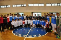 MEHMET ERSOY - Edremit'te Şampiyonlar Kupalarını Aldı