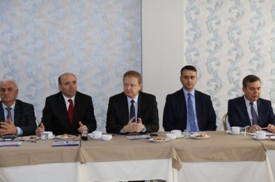 Gümüşhane'de Milli Eğitim Danışma Komisyonu Toplantısı Gerçekleştirdi