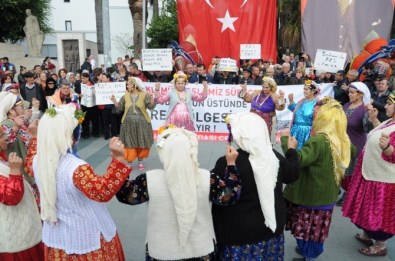 Mahkeme Kararını Kutladılar