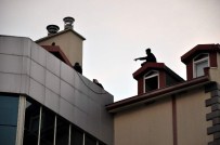 İNTIHAR - Nevşehir'de Hastanenin Çatısına Çıkarak İntihara Teşebbüs Etti