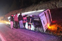 SERVİS OTOBÜSÜ - Tavşanlı'da İşçileri Taşıyan Servis Otobüsü Devrildi Açıklaması 1 Ölü, 40 Yaralı