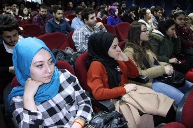 İstanbul'da 'Sosyal Medya Ve Dizi Bağımlılığı' Konferansı