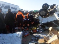 Van'da Minibüs, Kamyonetle Çarpıştı Açıklaması 10 Ölü