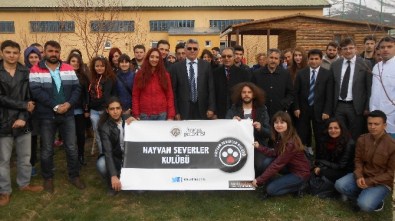 Büyükşehir'in Hayvan Bakımevi 2015'Te Ziyaretçi Akınına Uğradı