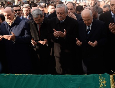 Celal Adan'ın annesinin cenazesi toprağa verildi