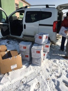 Kızılay'dan 100 Aileye Yardım