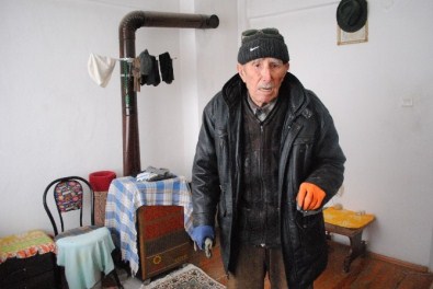 99 Yaşındaki Mehmet Dede Soğuğa Meydan Okuyor