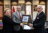 KÜTAHYA PORSELEN - Başkan Yılmazer İşadamı Nafi Güral'a Plaket Ve Berat Takdim Etti