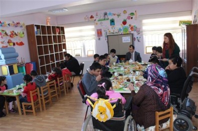 Kaymakam Erdinç Dolu Umut Işığı Çocuklarıyla Kahvaltıda Buluştu