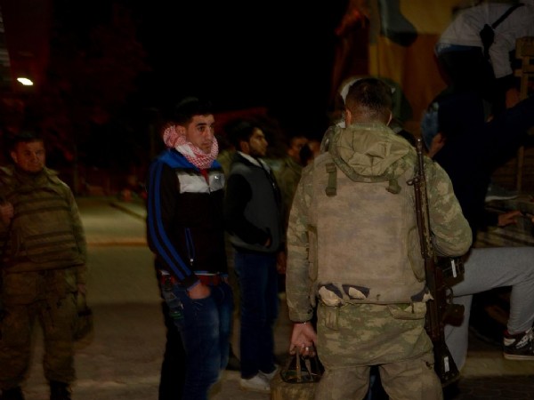 Askeri araç kaza yaptı