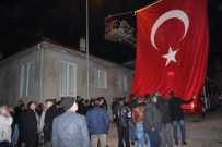 HAKAN ALKAN - Denizlili Şehidin Babası Haberi Duyunca Fenalaştı