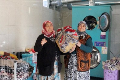 Romanlardan Ücretsiz Çamaşırhaneye Yoğun İlgi