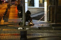 ŞÜPHELİ ÇANTA - Şüpheli Çantadan Kıyafet Çıktı