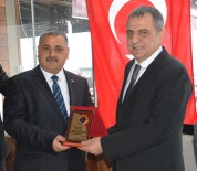 İBRAHIM SAĞıROĞLU - Trabzon Muhtarlar Federasyonu Aylık İştişare Toplantısını Yomrada Gerçekleştirdi